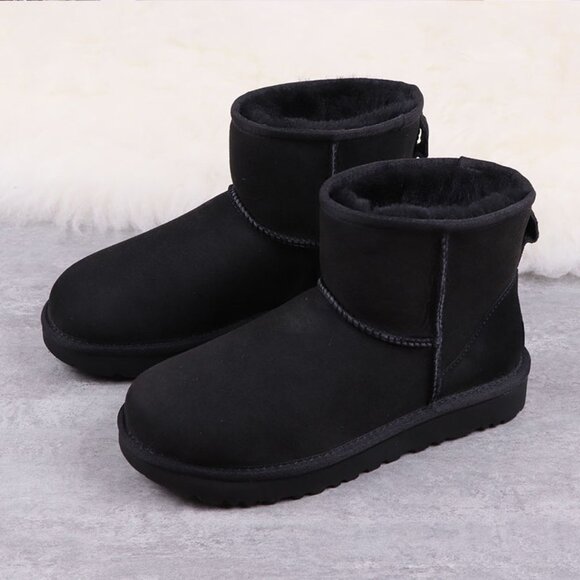 Ugg Classic Mini Fleece-Lined Warm Short-Shaped Snow Boots (Couples') Black - Picture 1 of 8